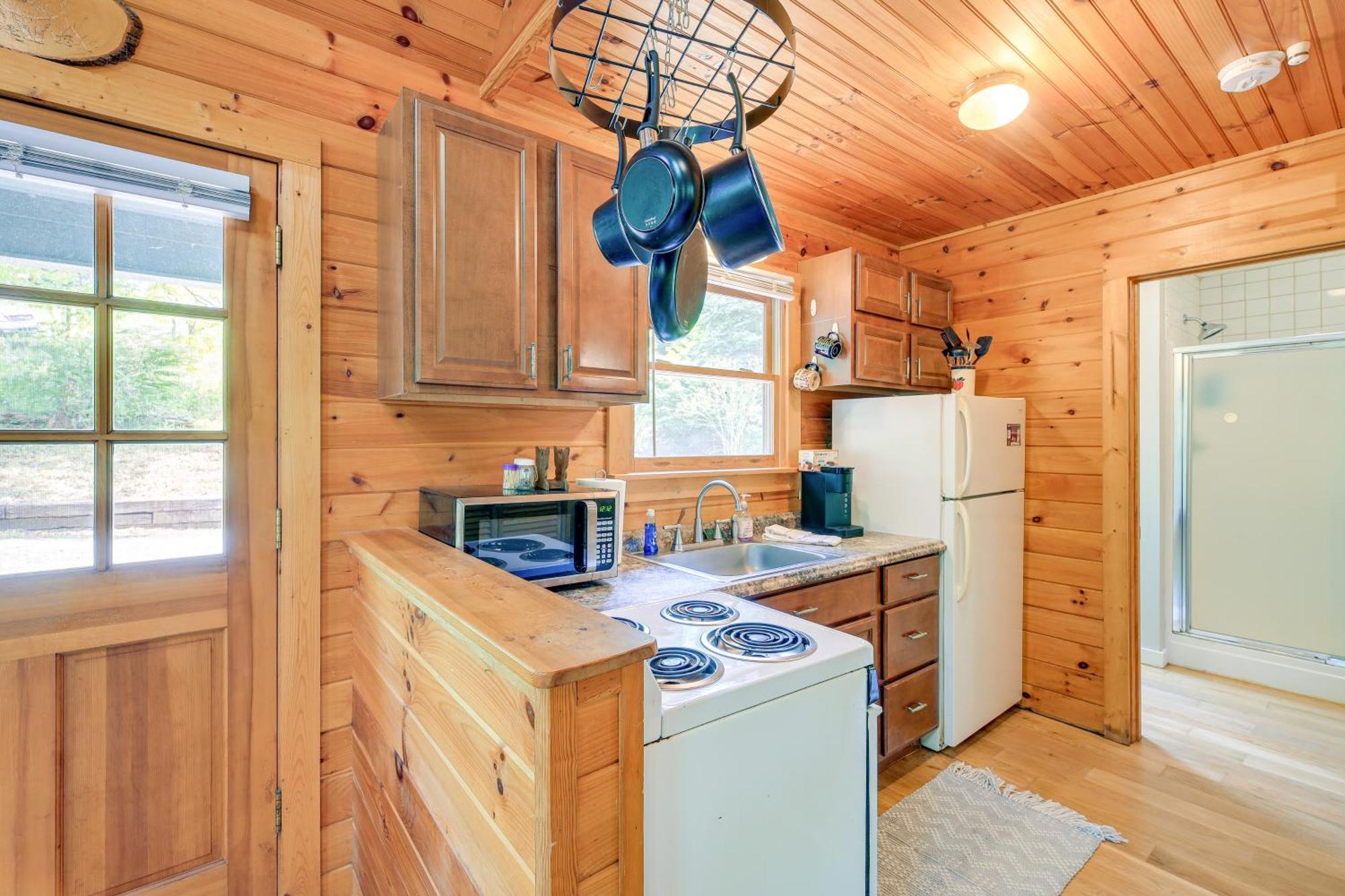 Quaint Blue Ridge Cabin Rental With On-Site Stream! Sparta Luaran gambar