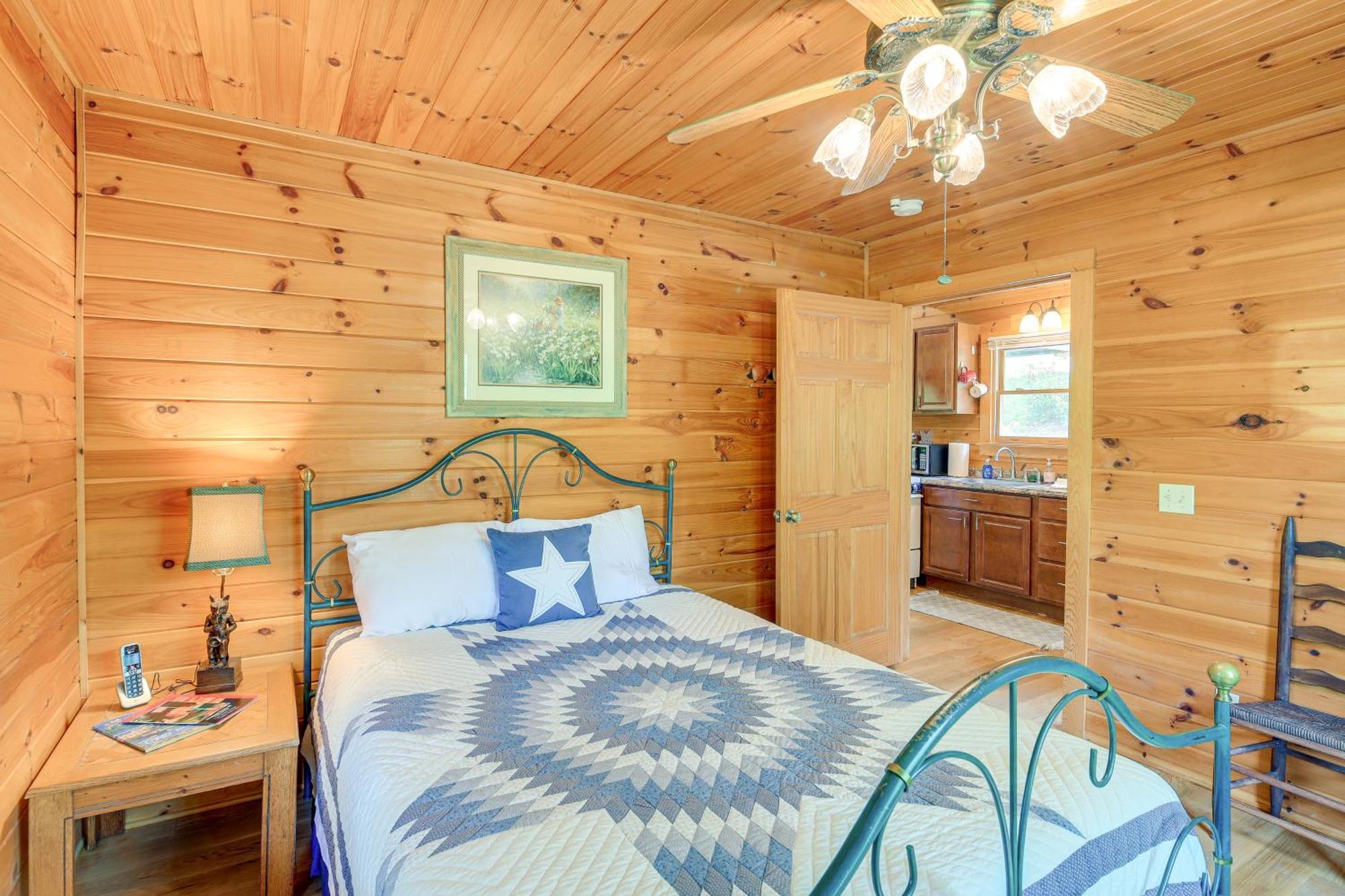 Quaint Blue Ridge Cabin Rental With On-Site Stream! Sparta Luaran gambar